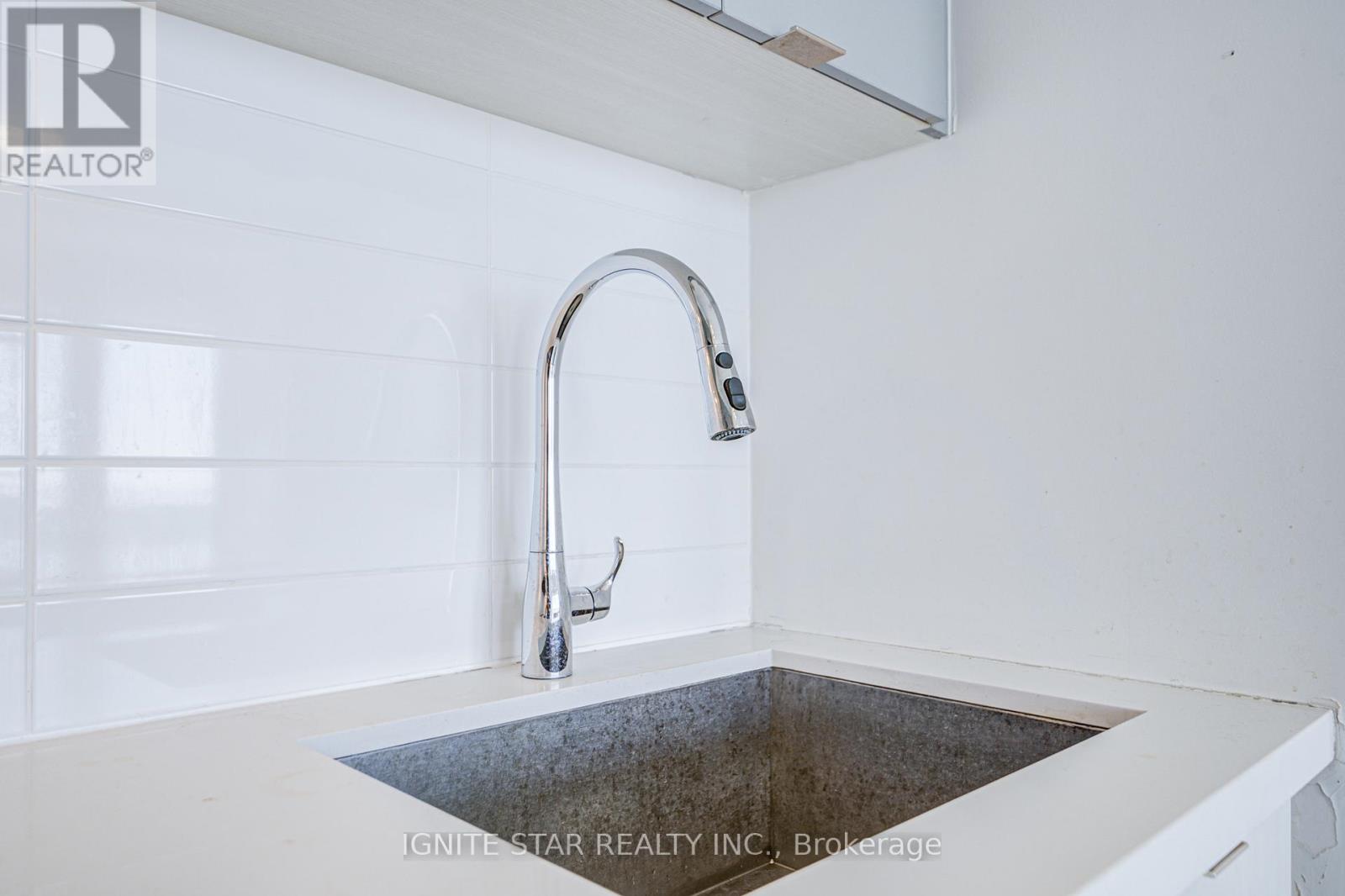 1508 - 4655 Metcalfe Avenue, Mississauga, Ontario  L5M 0Z7 - Photo 6 - W12874210