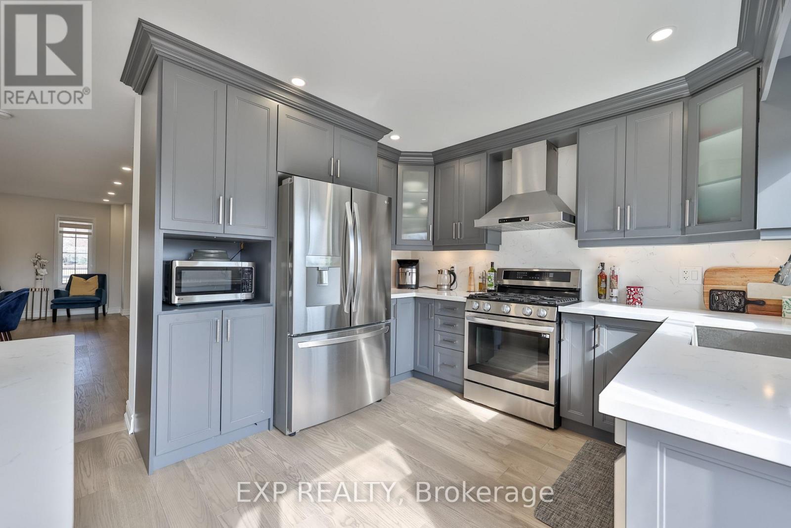 2210 Fairmount Drive, Oakville, Ontario  L6M 5J5 - Photo 16 - W12874244