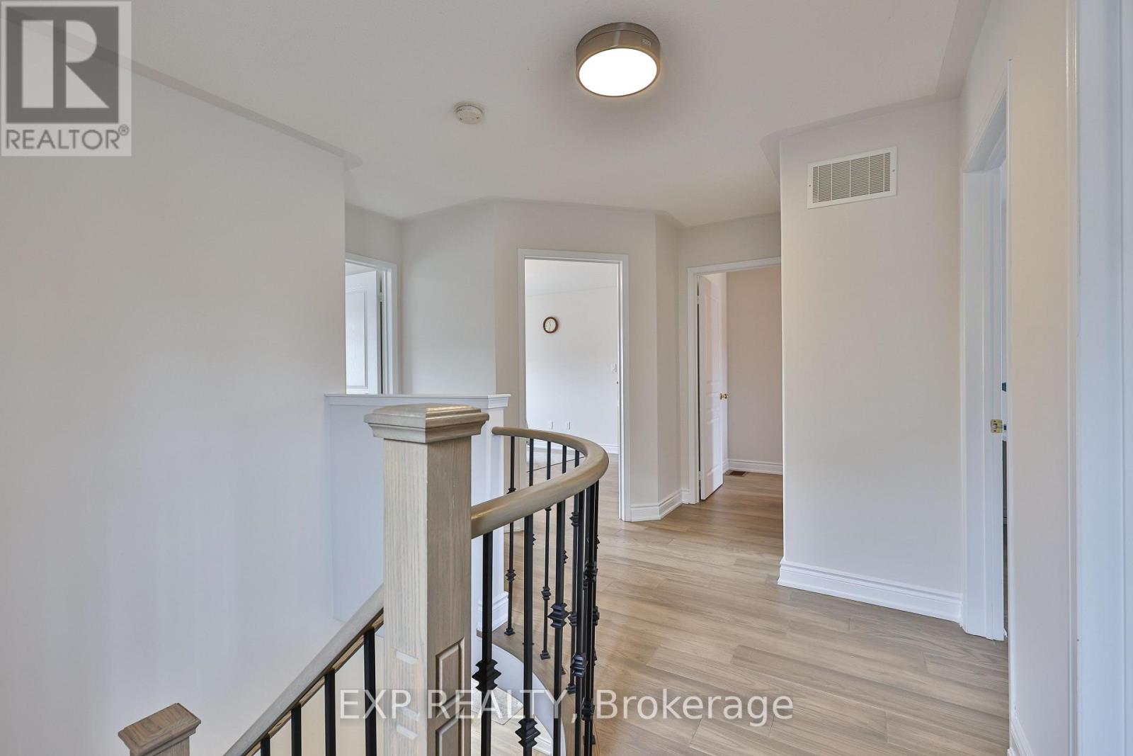 2210 Fairmount Drive, Oakville, Ontario  L6M 5J5 - Photo 22 - W12874244