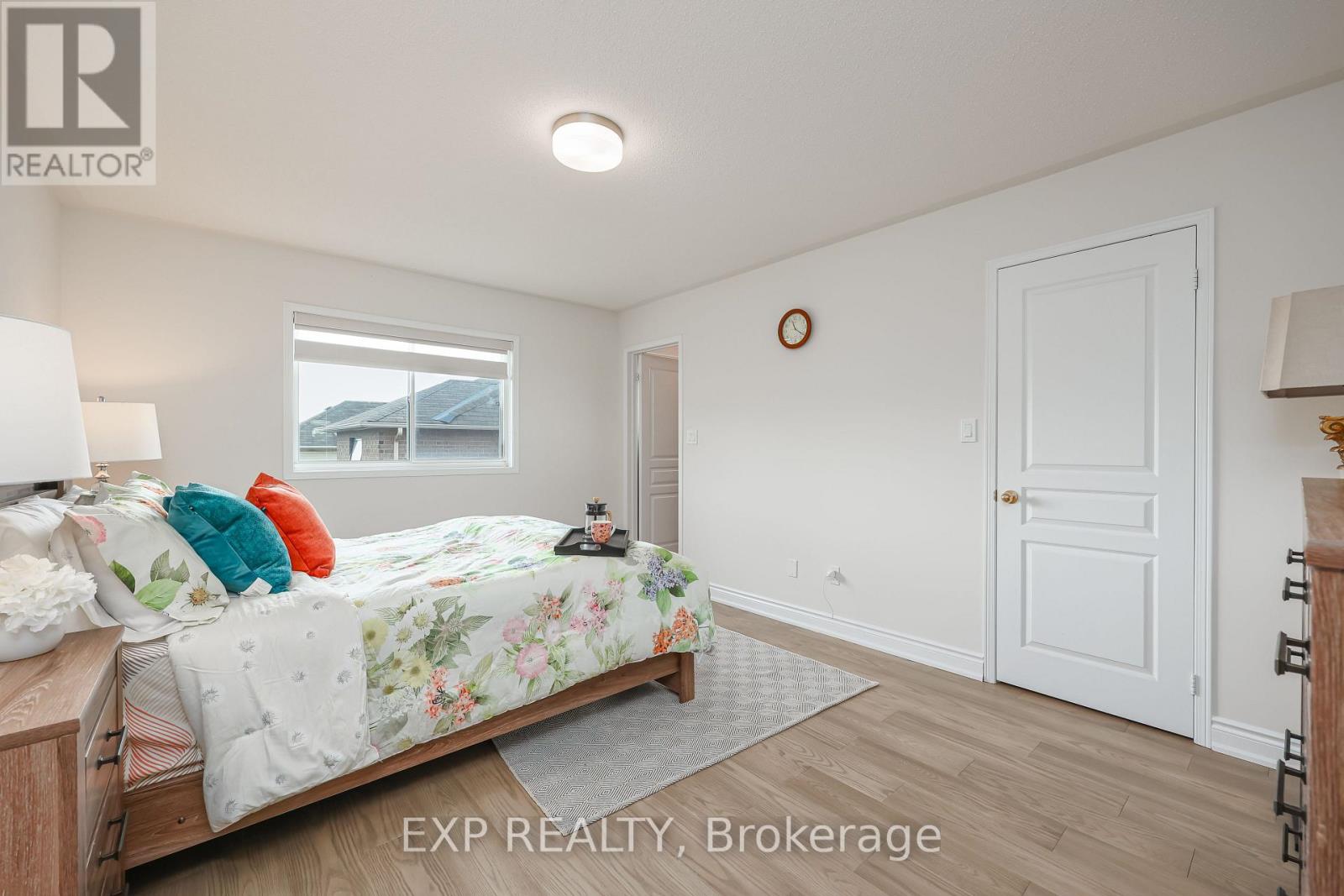 2210 Fairmount Drive, Oakville, Ontario  L6M 5J5 - Photo 23 - W12874244