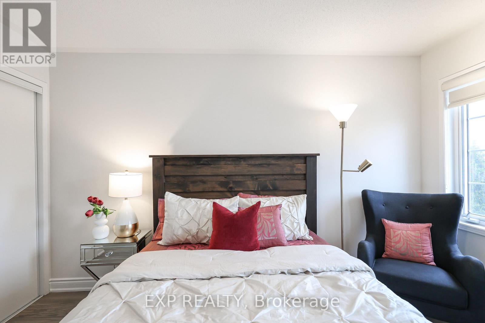 2210 Fairmount Drive, Oakville, Ontario  L6M 5J5 - Photo 31 - W12874244