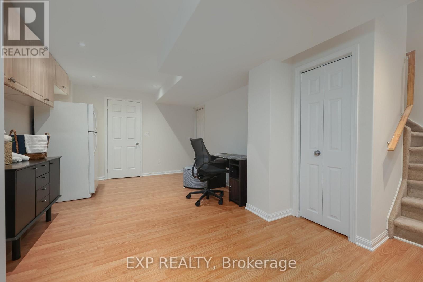 2210 Fairmount Drive, Oakville, Ontario  L6M 5J5 - Photo 39 - W12874244