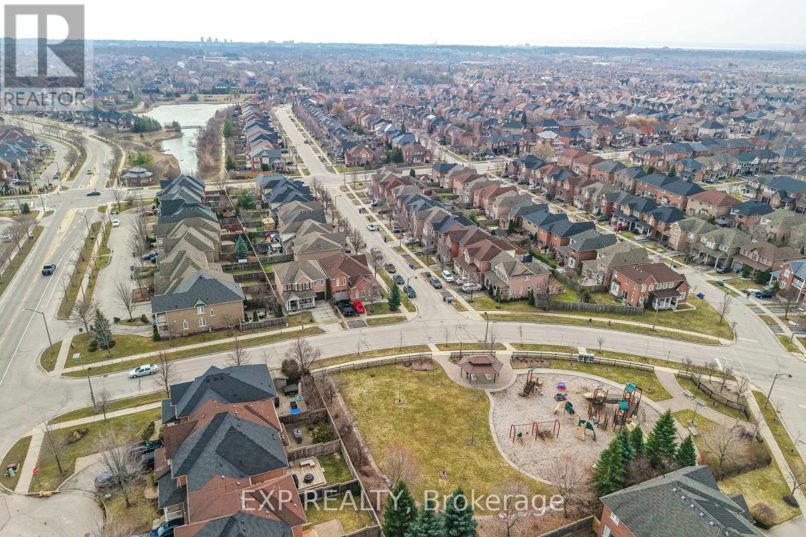 2210 Fairmount Drive, Oakville, Ontario  L6M 5J5 - Photo 48 - W12874244