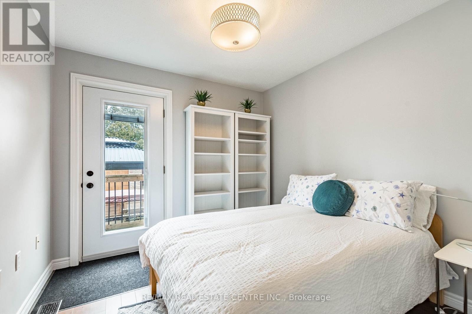 37 Maple Avenue N, Mississauga, Ontario  L5H 2S1 - Photo 12 - W12874264