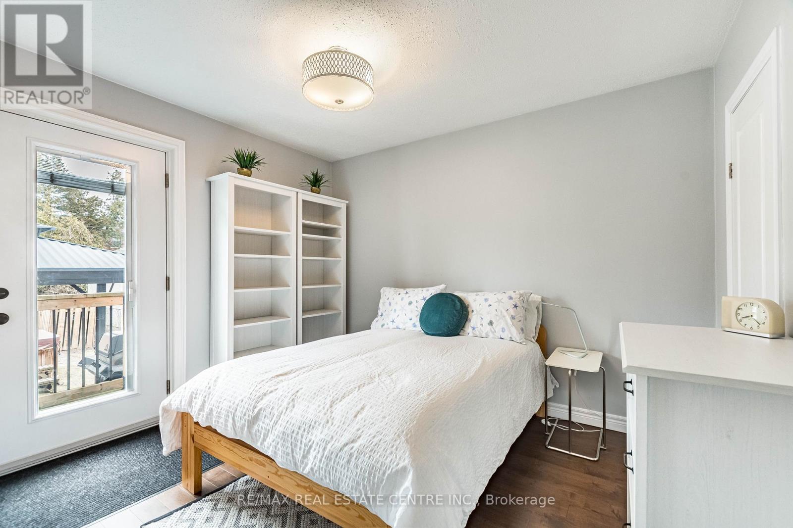 37 Maple Avenue N, Mississauga, Ontario  L5H 2S1 - Photo 13 - W12874264