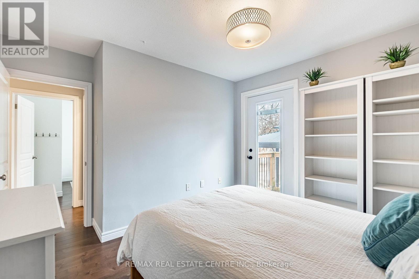 37 Maple Avenue N, Mississauga, Ontario  L5H 2S1 - Photo 15 - W12874264