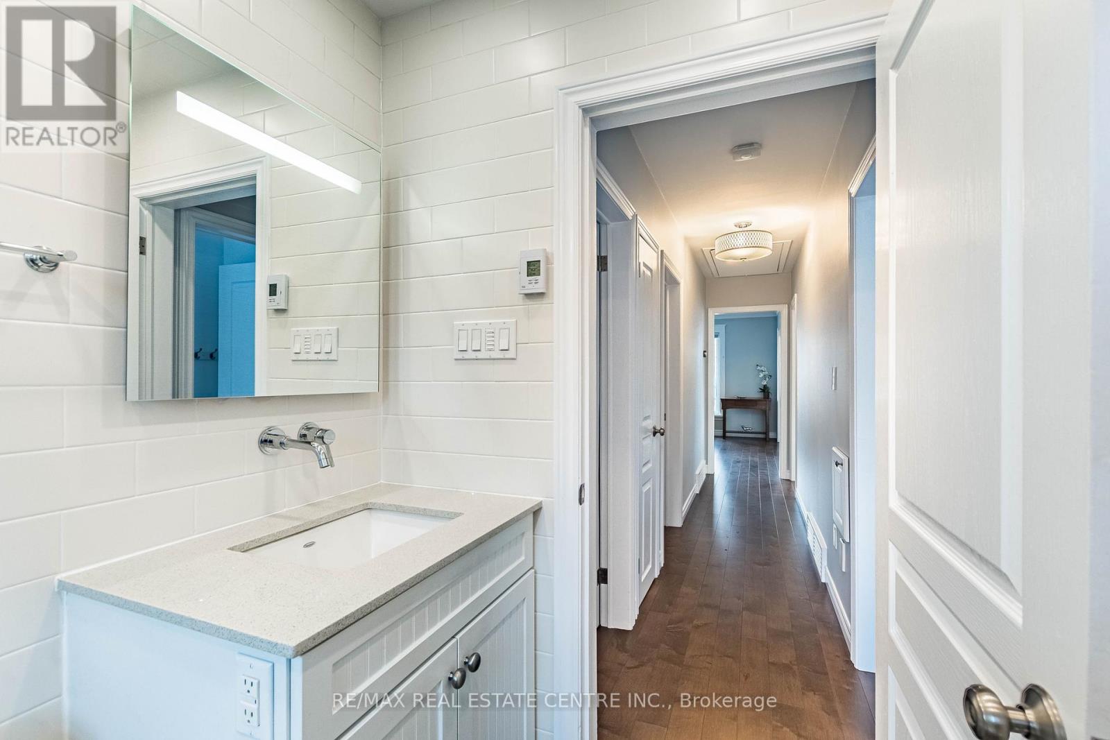 37 Maple Avenue N, Mississauga, Ontario  L5H 2S1 - Photo 17 - W12874264