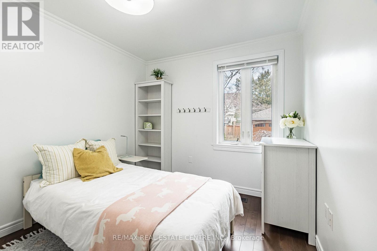 37 Maple Avenue N, Mississauga, Ontario  L5H 2S1 - Photo 23 - W12874264