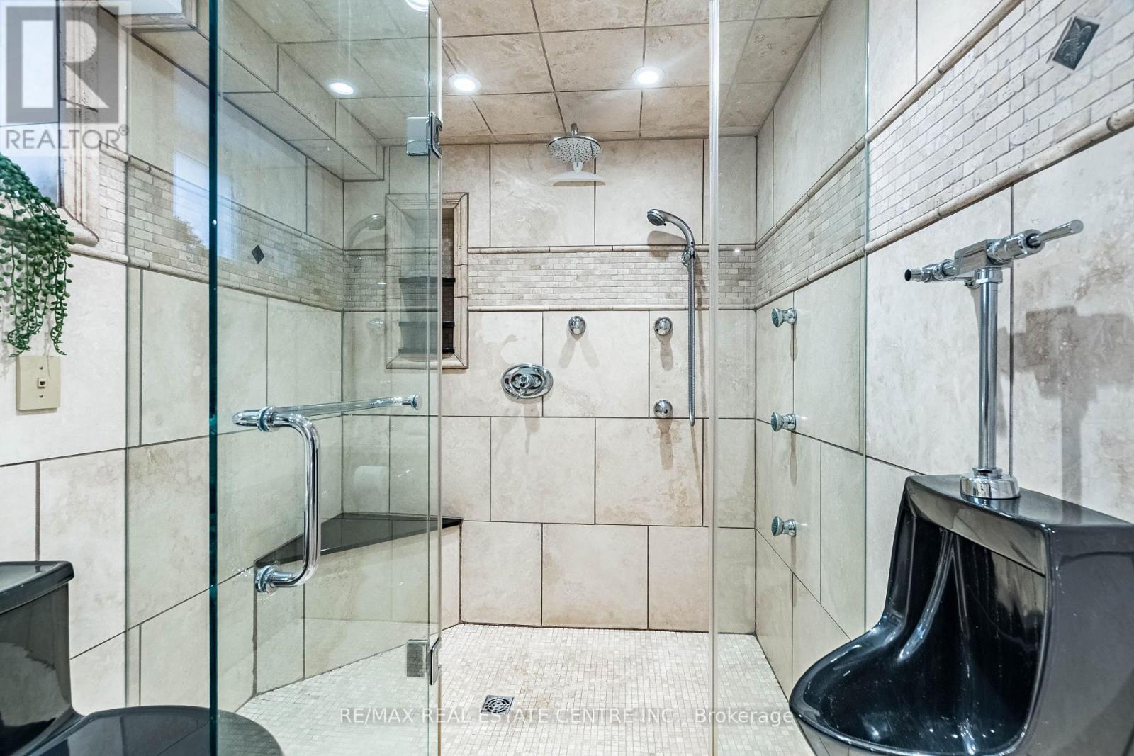 37 Maple Avenue N, Mississauga, Ontario  L5H 2S1 - Photo 26 - W12874264