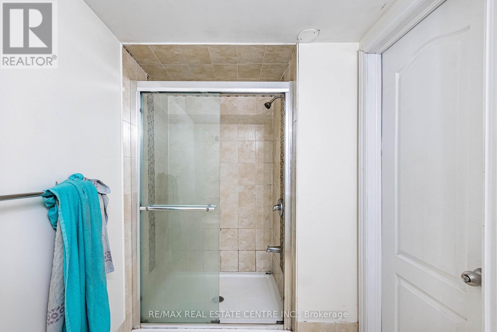 18 Northwood Drive, Brampton, Ontario  L6X 2L2 - Photo 17 - W12874268