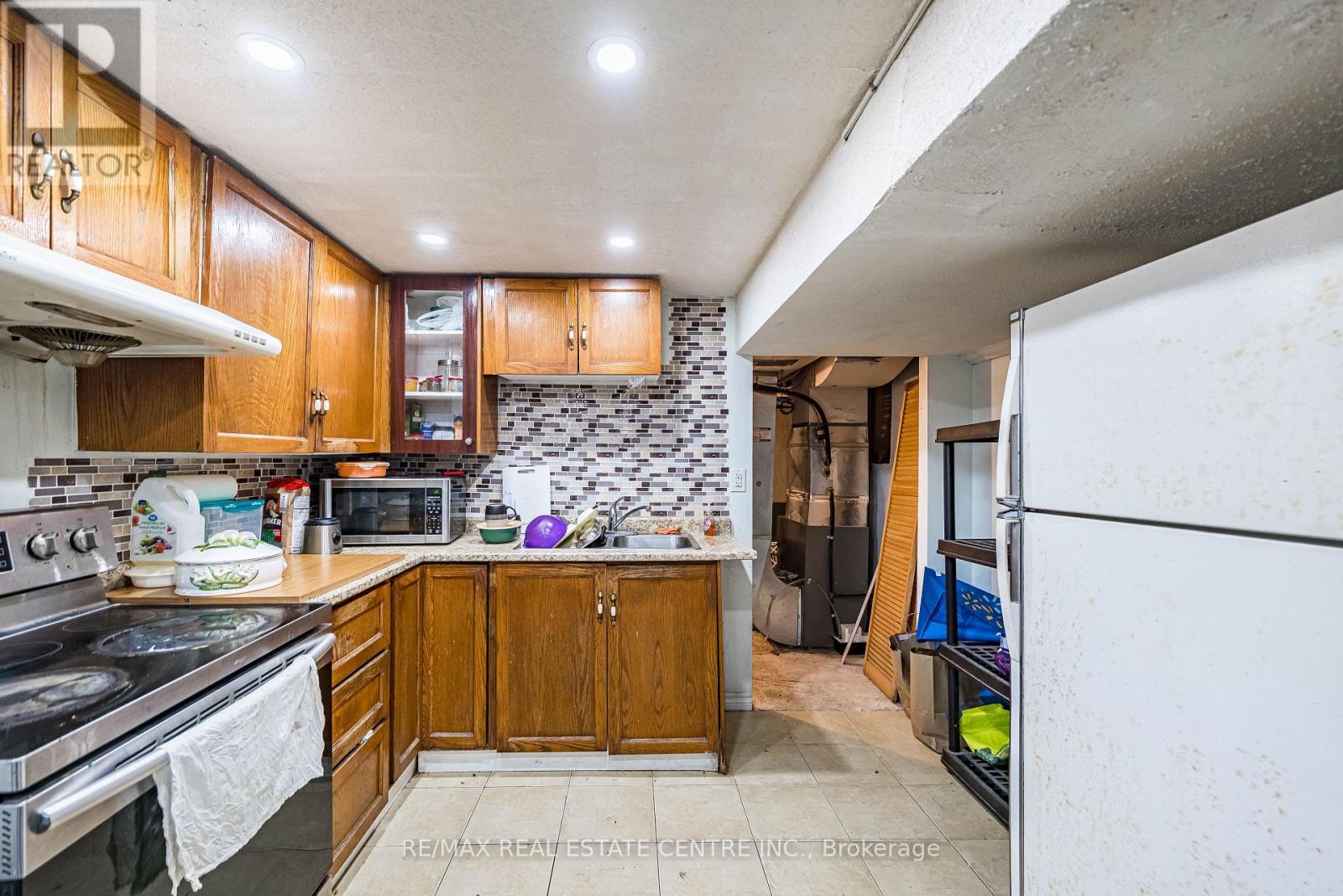 18 Northwood Drive, Brampton, Ontario  L6X 2L2 - Photo 23 - W12874268