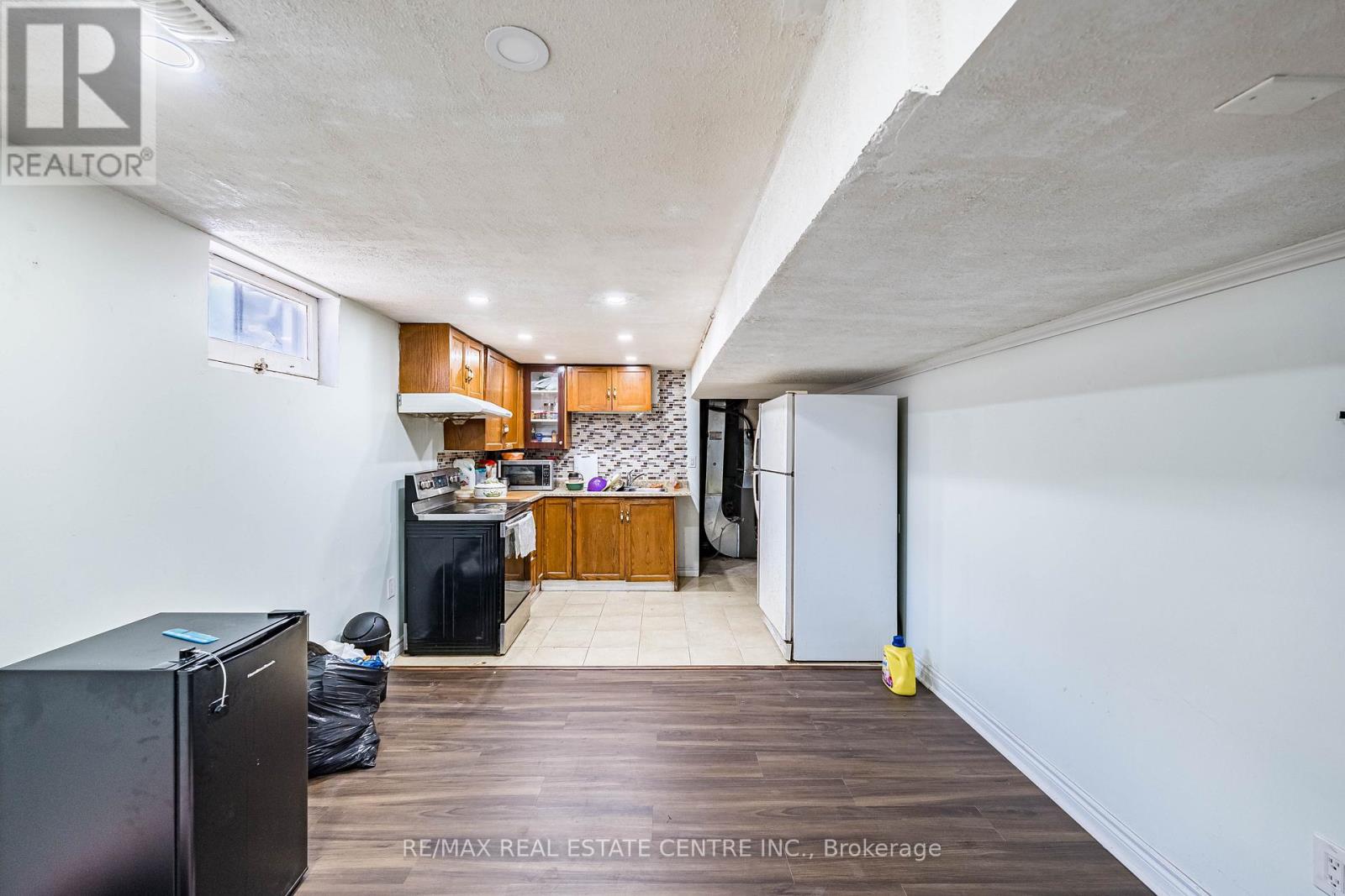 18 Northwood Drive, Brampton, Ontario  L6X 2L2 - Photo 32 - W12874268