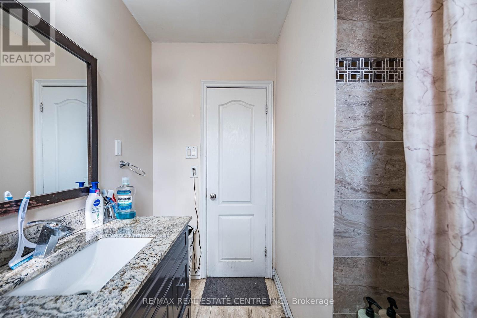 18 Northwood Drive, Brampton, Ontario  L6X 2L2 - Photo 36 - W12874268