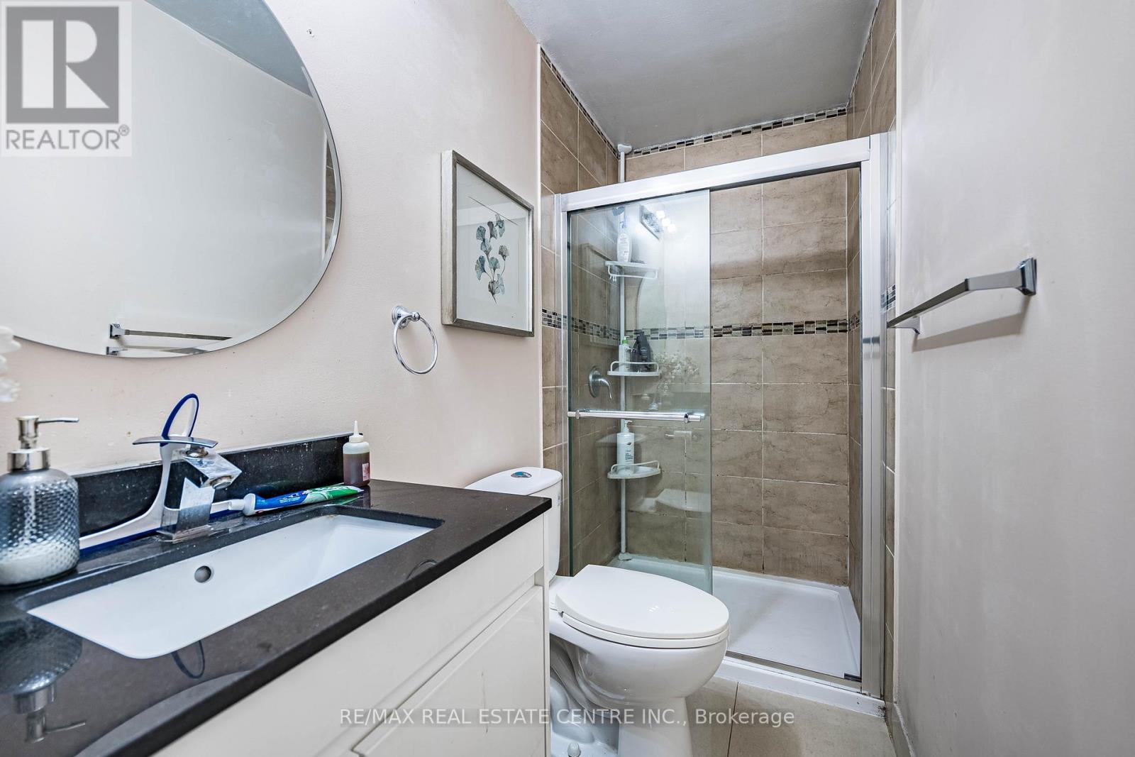 18 Northwood Drive, Brampton, Ontario  L6X 2L2 - Photo 38 - W12874268