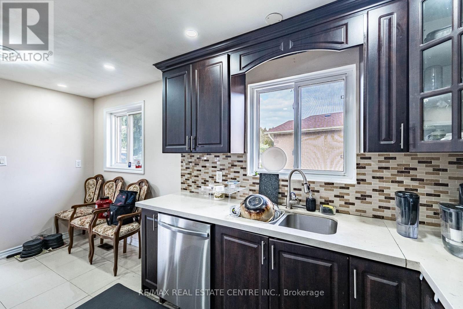 18 Northwood Drive, Brampton, Ontario  L6X 2L2 - Photo 44 - W12874268