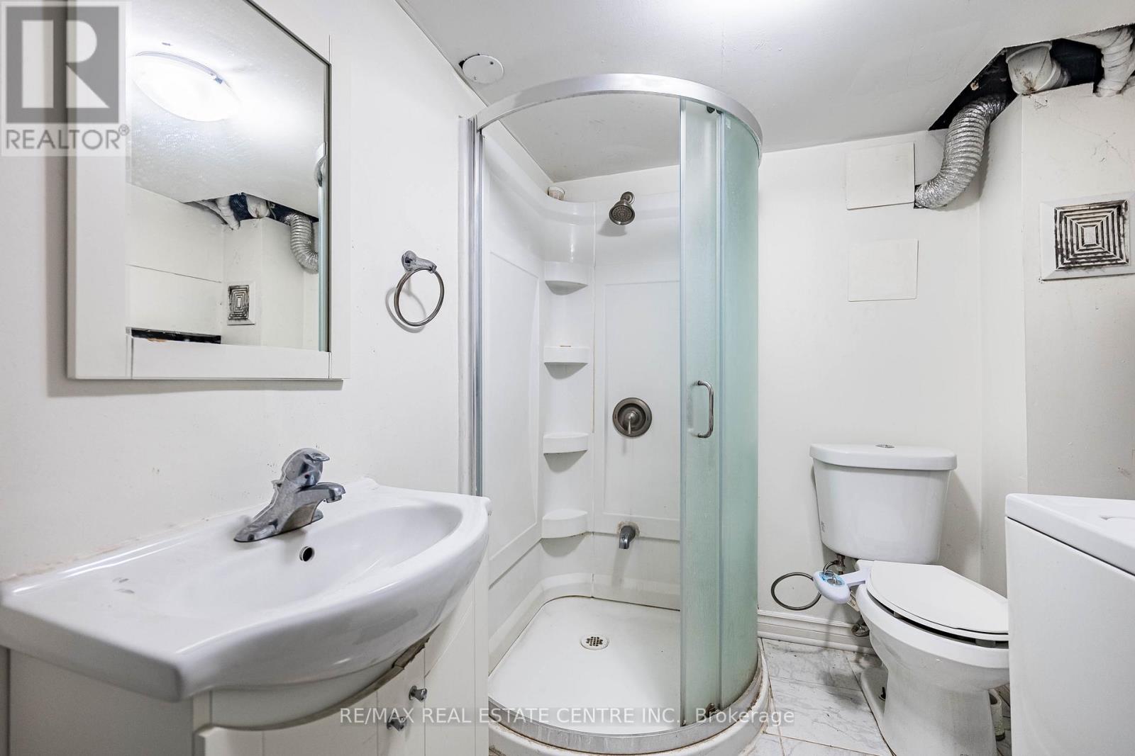 18 Northwood Drive, Brampton, Ontario  L6X 2L2 - Photo 45 - W12874268