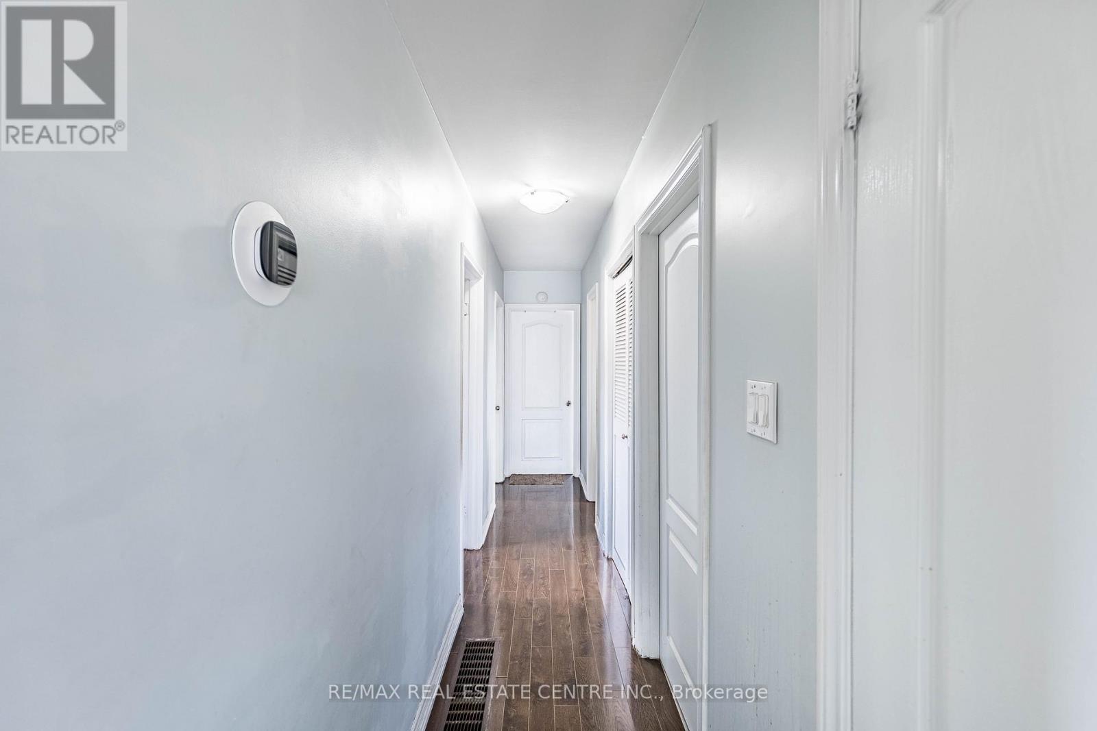 18 Northwood Drive, Brampton, Ontario  L6X 2L2 - Photo 46 - W12874268