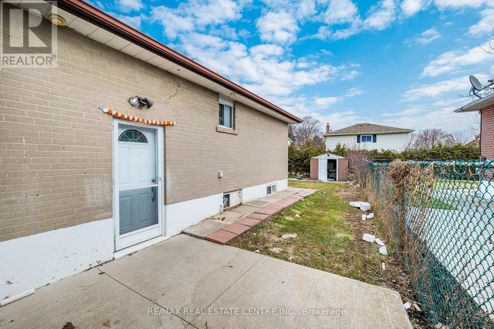 18 Northwood Drive, Brampton, Ontario  L6X 2L2 - Photo 48 - W12874268