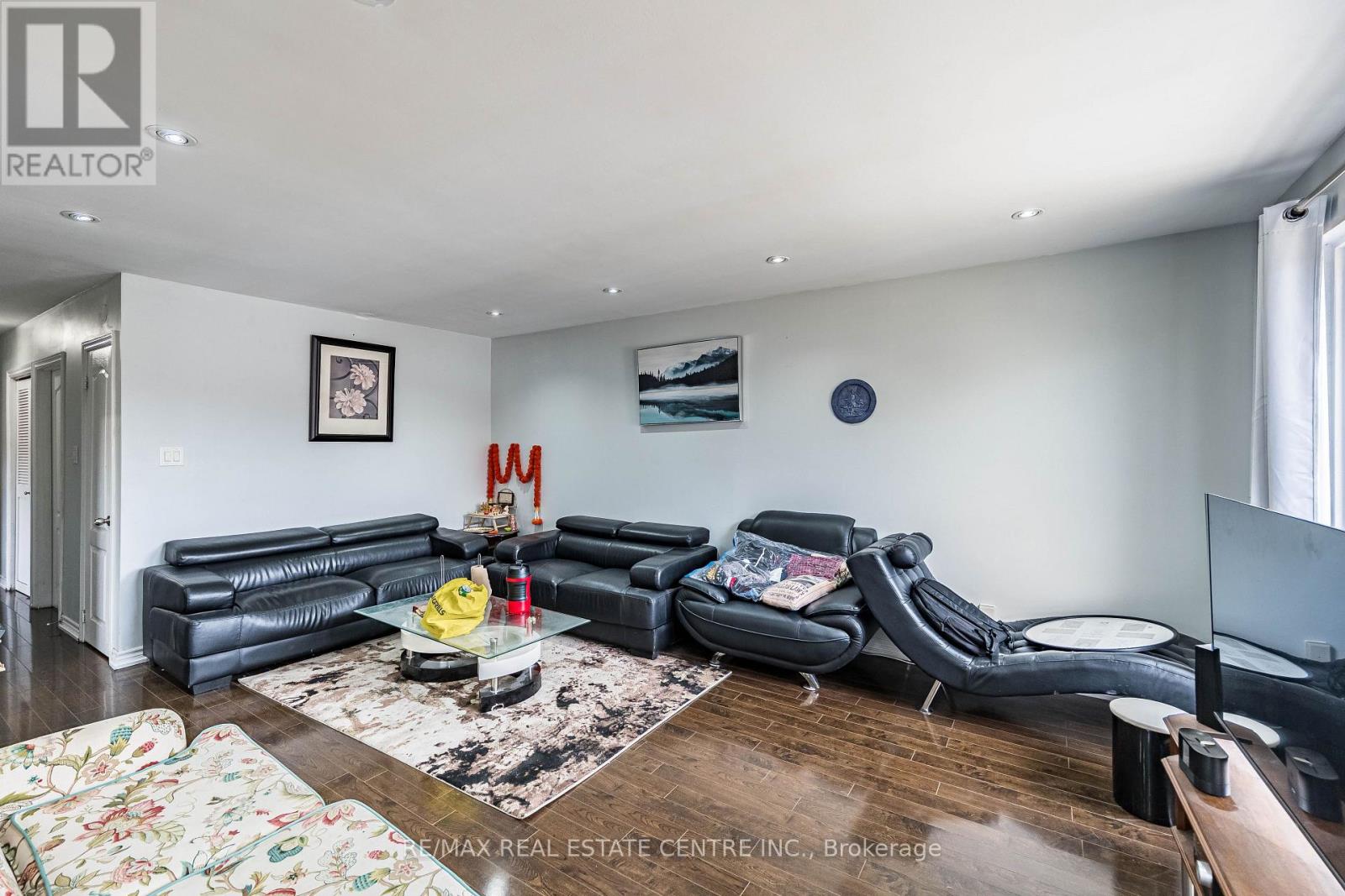 18 Northwood Drive, Brampton, Ontario  L6X 2L2 - Photo 9 - W12874268