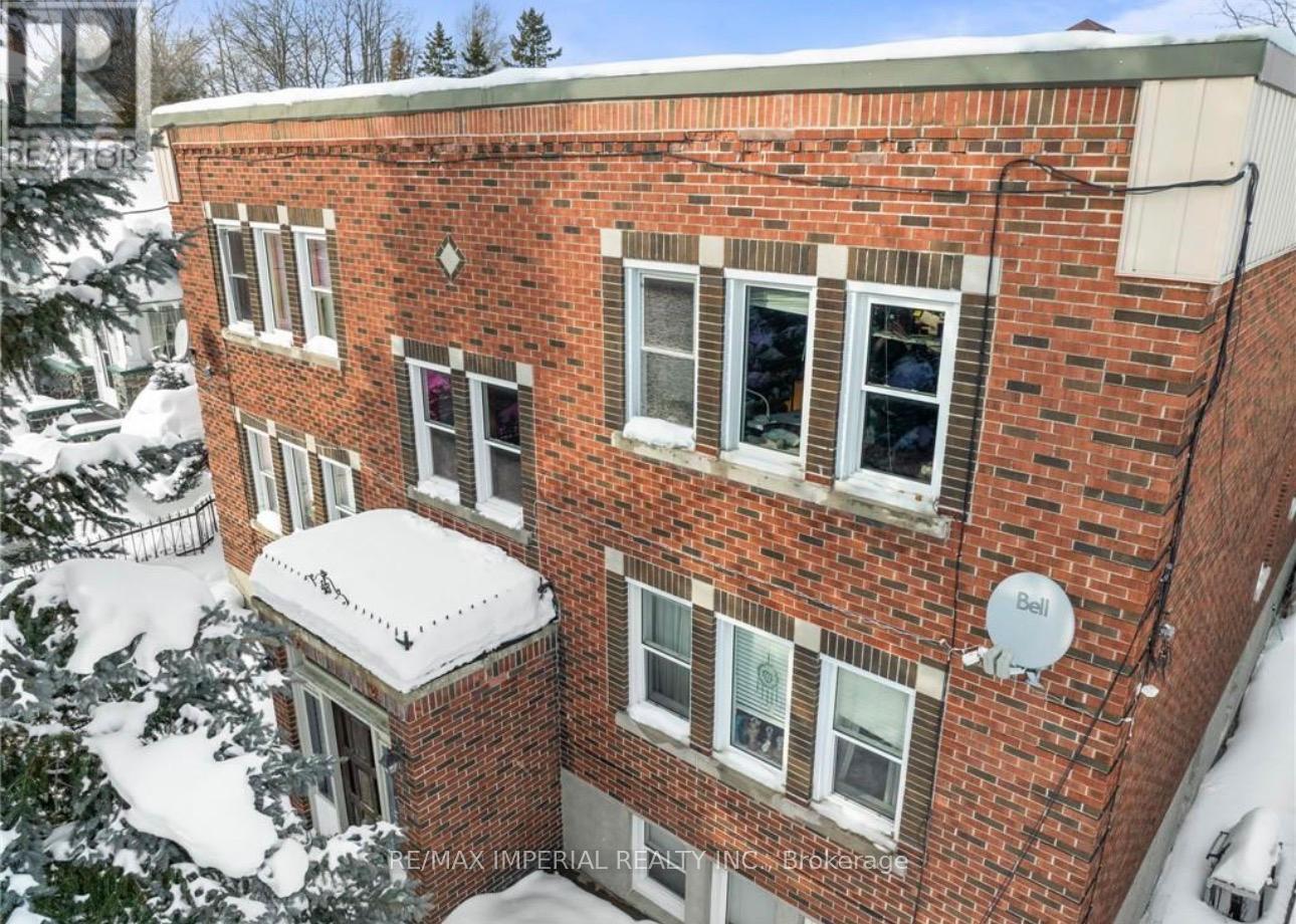 226 Oak Street, Greater Sudbury, Ontario  P3C 1M7 - Photo 2 - X12874250