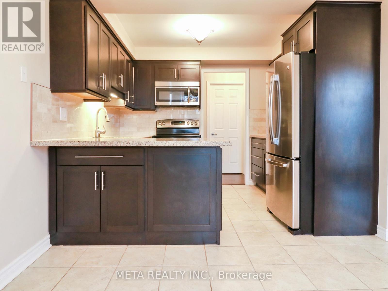 12e - 67 Caroline Street S, Hamilton, Ontario  L8P 3K6 - Photo 3 - X12874258