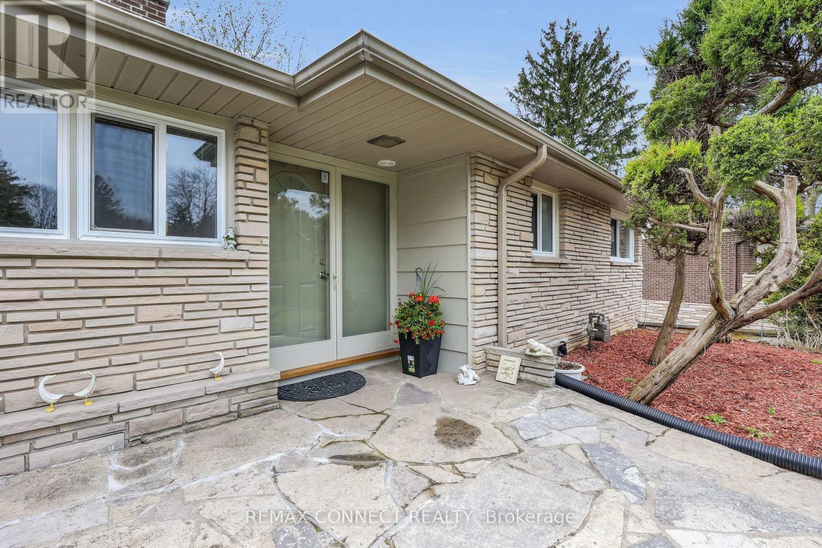 6 Ranson Place, London North, Ontario  N6G 1V6 - Photo 4 - X12874286