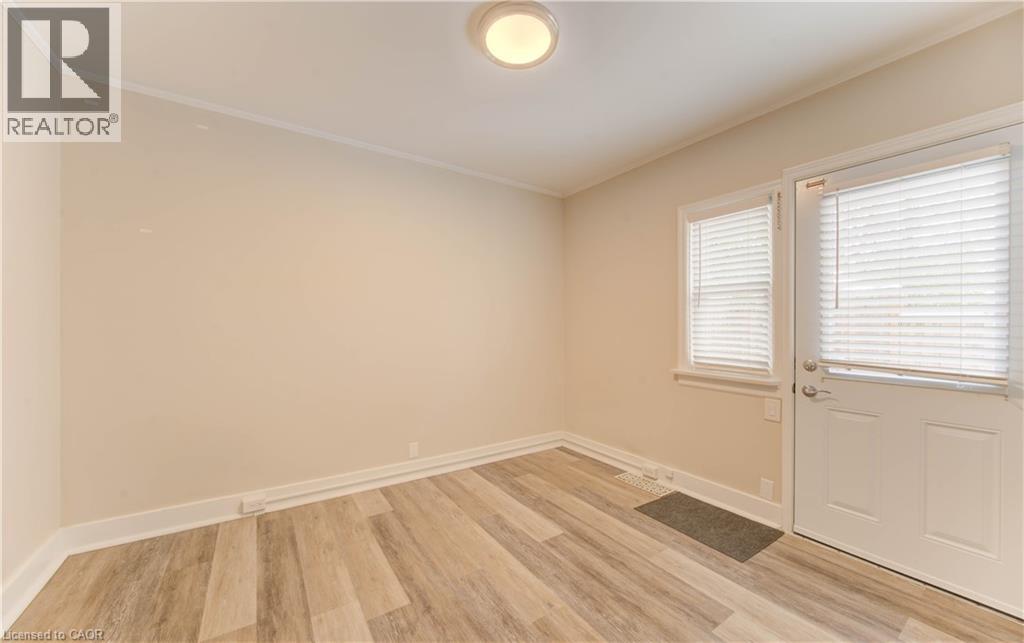 19 Fairview Avenue, Kitchener, Ontario  N2H 3E7 - Photo 9 - 40809721