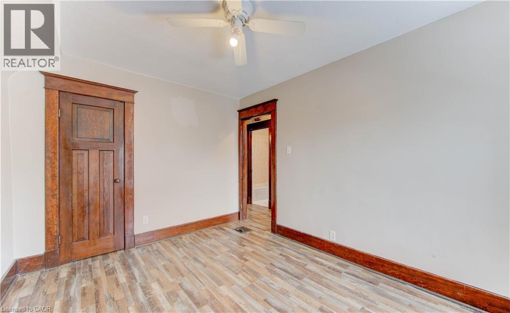 19 Fairview Avenue, Kitchener, Ontario  N2H 3E7 - Photo 18 - 40809721