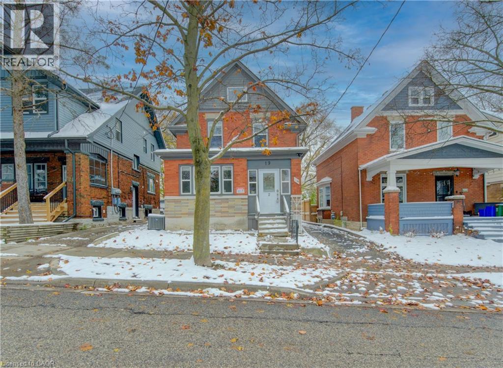 19 Fairview Avenue, Kitchener, Ontario  N2H 3E7 - Photo 3 - 40809721