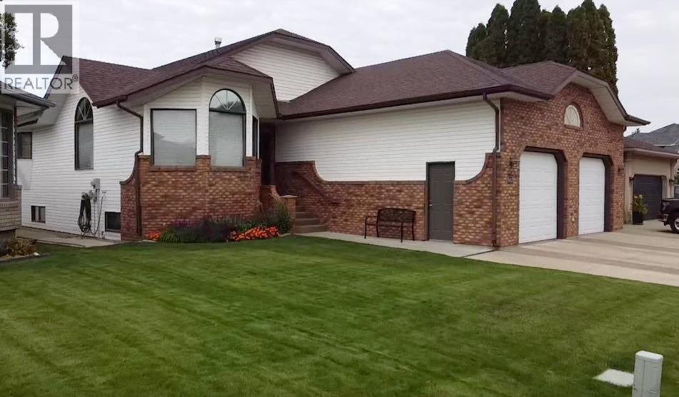 1663 31 Street SE, medicine hat, Alberta