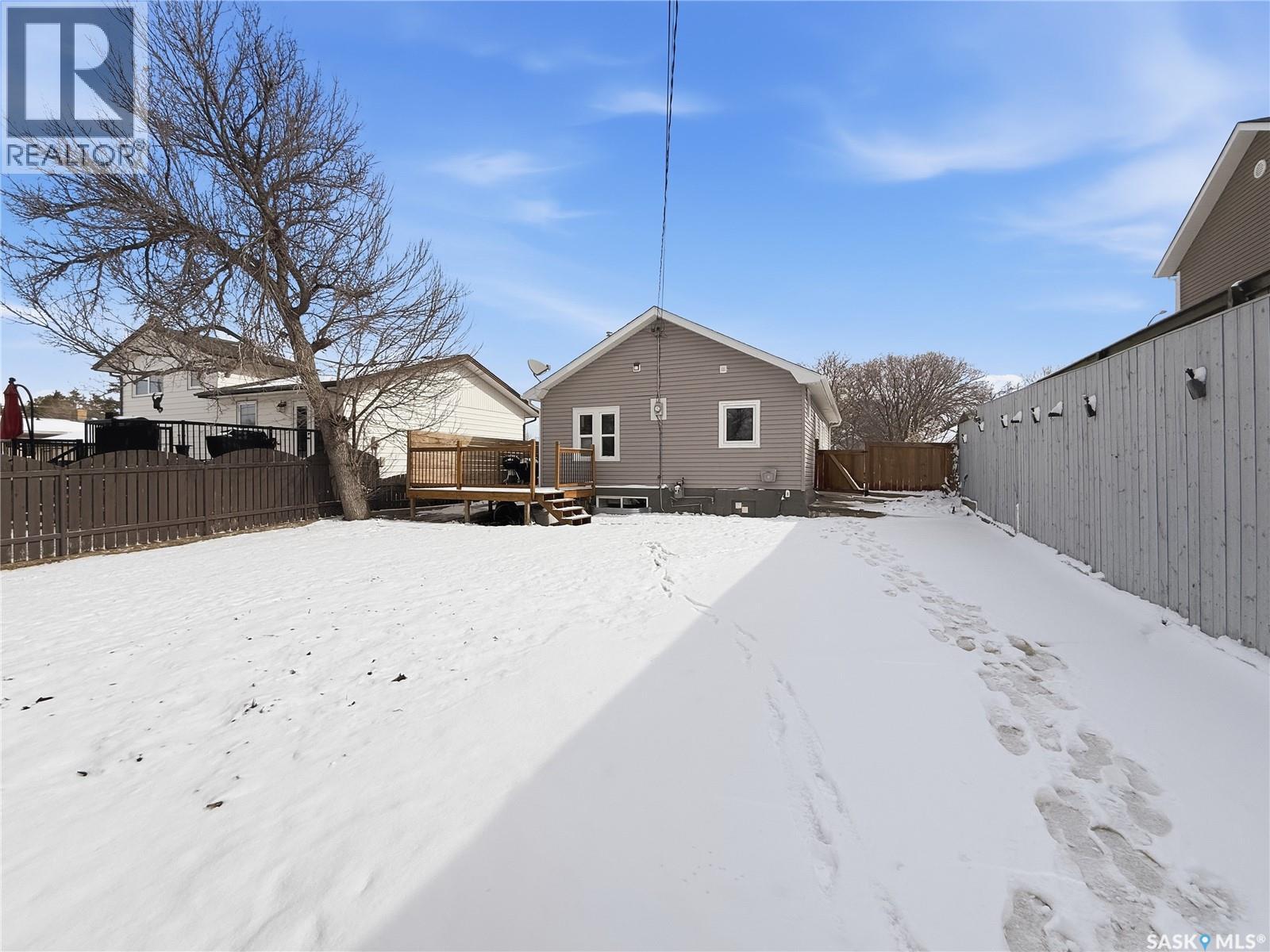 240 4th Avenue Ne, Swift Current, Saskatchewan  S9H 2J5 - Photo 28 - SK030159
