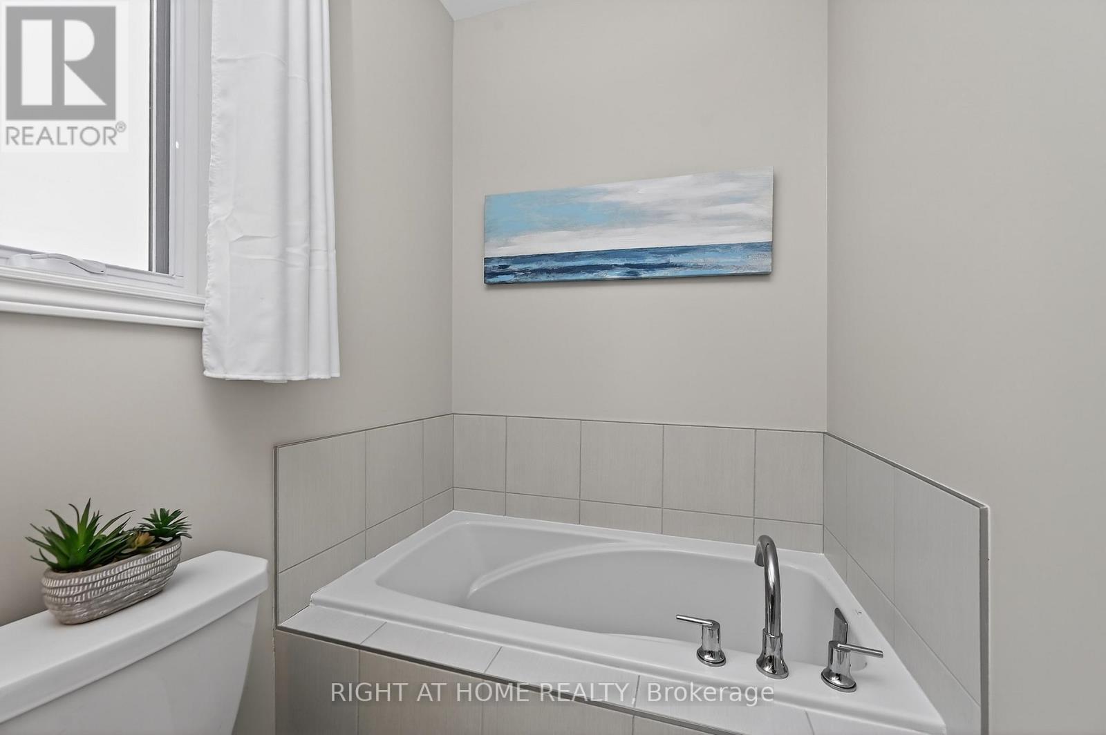 950 Cologne Street, Russell, Ontario  K0A 1W0 - Photo 17 - X12874364