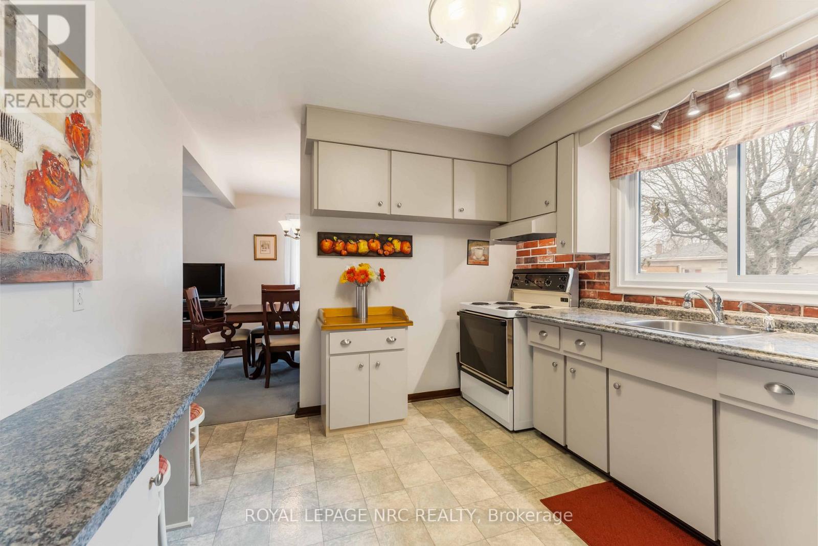 30 Armour Drive, Welland, Ontario  L3C 2N8 - Photo 22 - X12874338