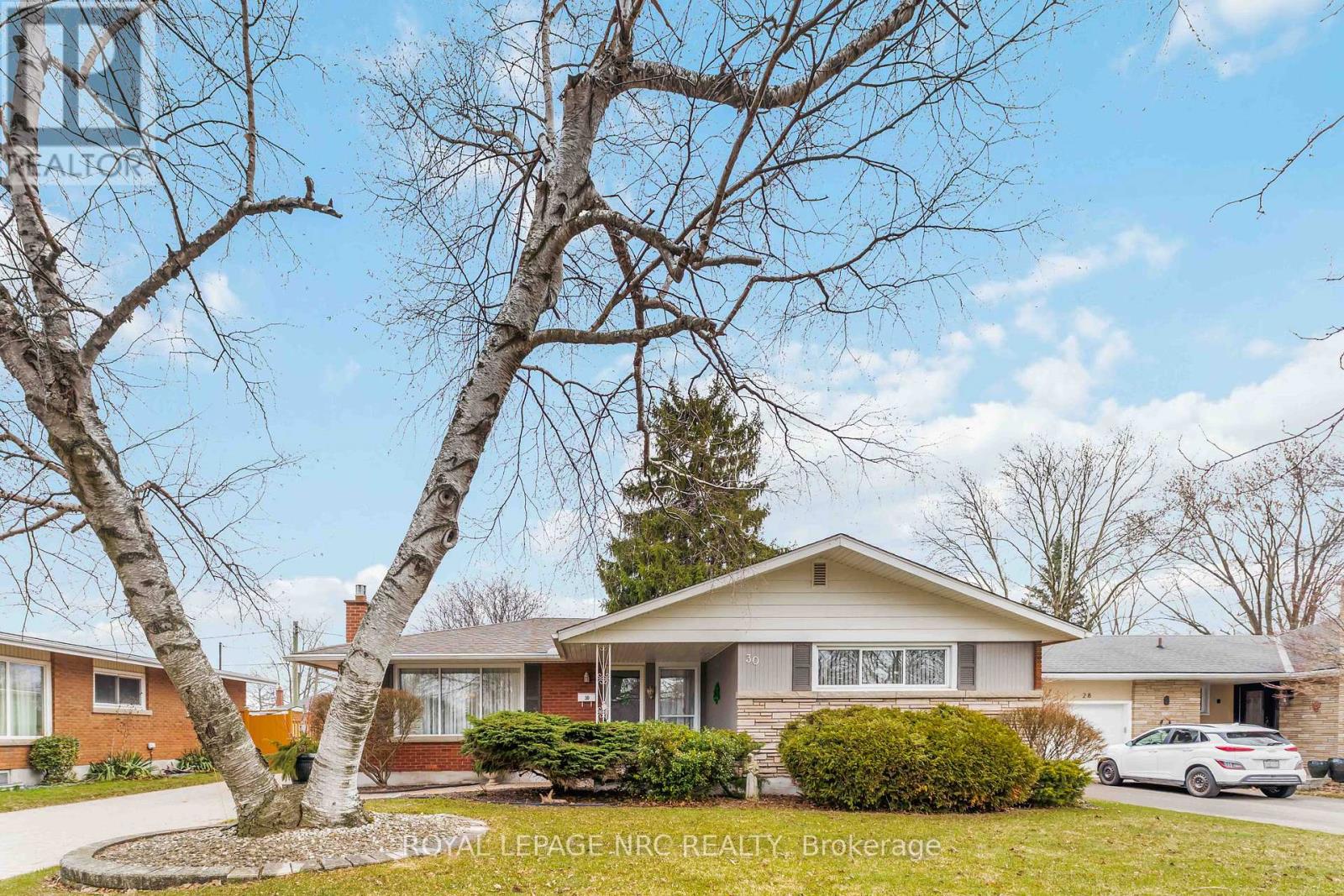 30 Armour Drive, Welland, Ontario  L3C 2N8 - Photo 3 - X12874338