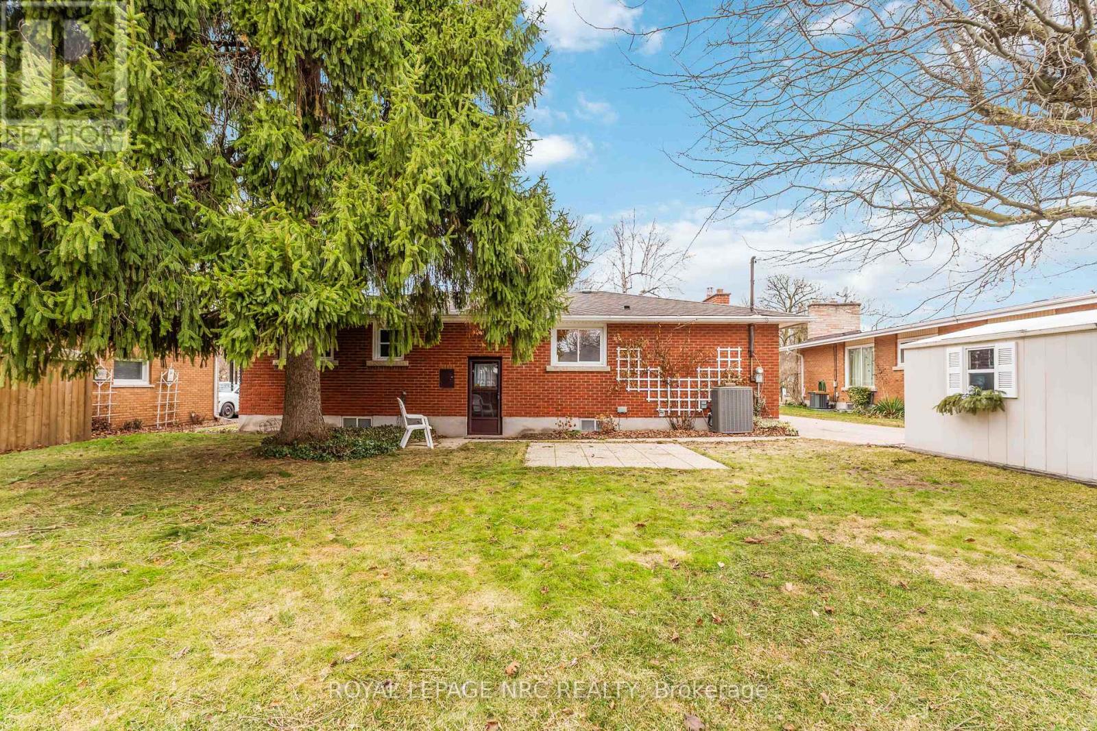 30 Armour Drive, Welland, Ontario  L3C 2N8 - Photo 42 - X12874338