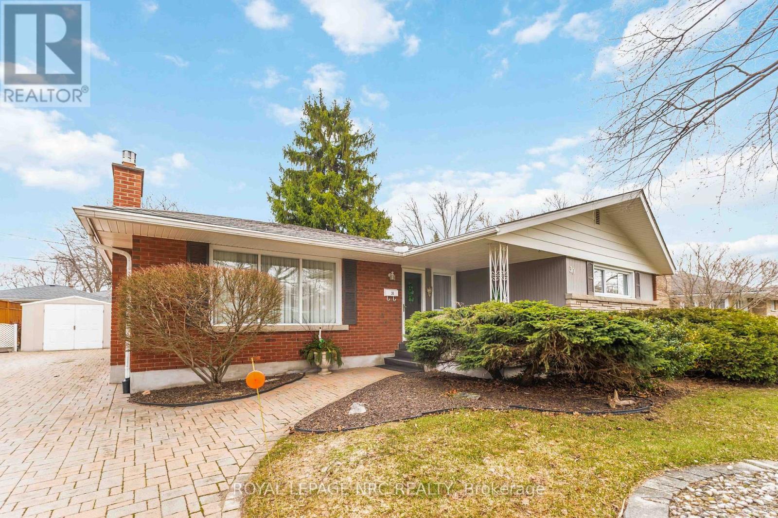 30 Armour Drive, Welland, Ontario  L3C 2N8 - Photo 5 - X12874338