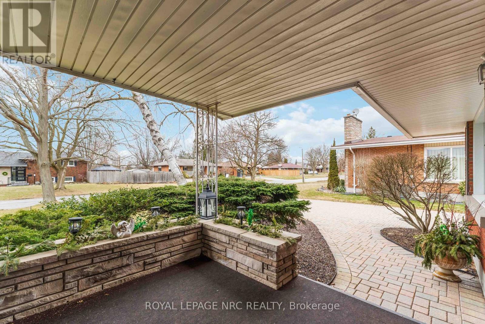 30 Armour Drive, Welland, Ontario  L3C 2N8 - Photo 9 - X12874338