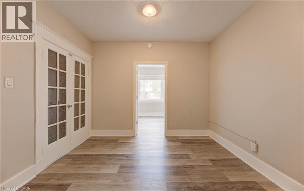 19 Fairview Avenue, Kitchener, Ontario  N2H 3E7 - Photo 13 - 40811348