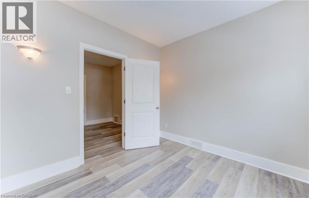 19 Fairview Avenue, Kitchener, Ontario  N2H 3E7 - Photo 15 - 40811348