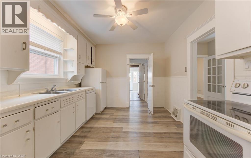 19 Fairview Avenue, Kitchener, Ontario  N2H 3E7 - Photo 7 - 40811348