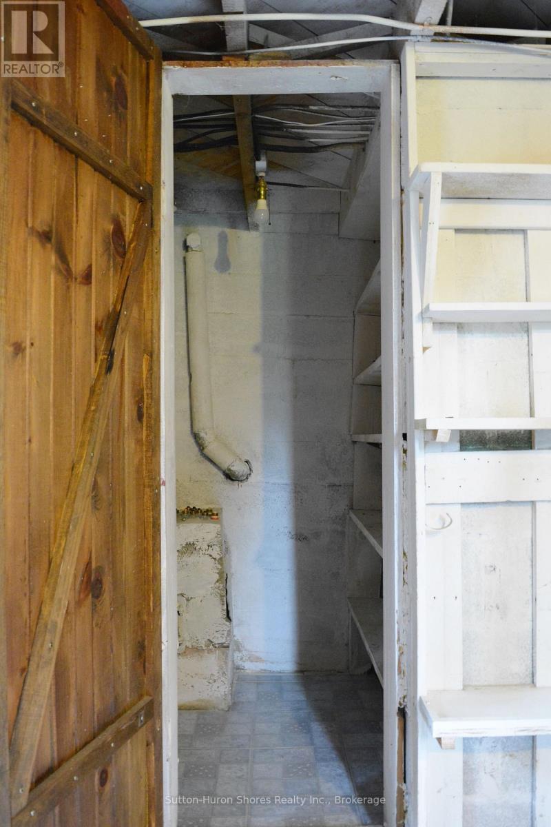 669 Louis Street, Saugeen Shores, Ontario  N0H 2C4 - Photo 28 - X12874376