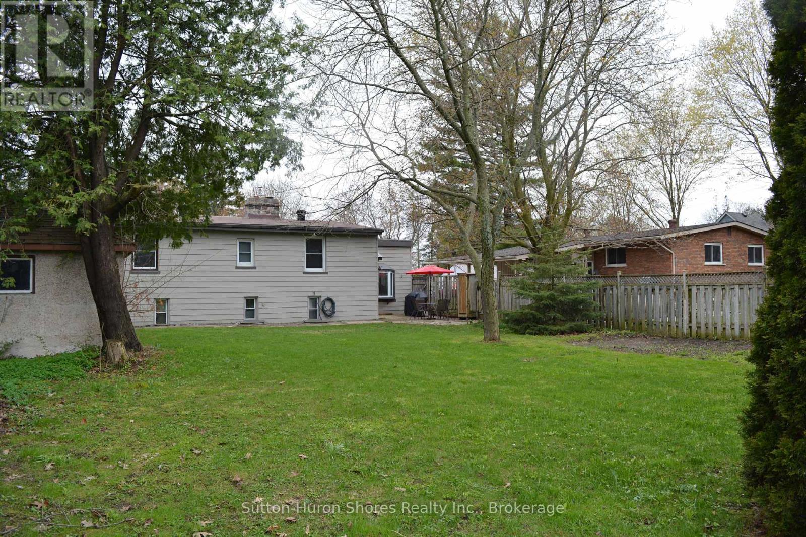 669 Louis Street, Saugeen Shores, Ontario  N0H 2C4 - Photo 31 - X12874376
