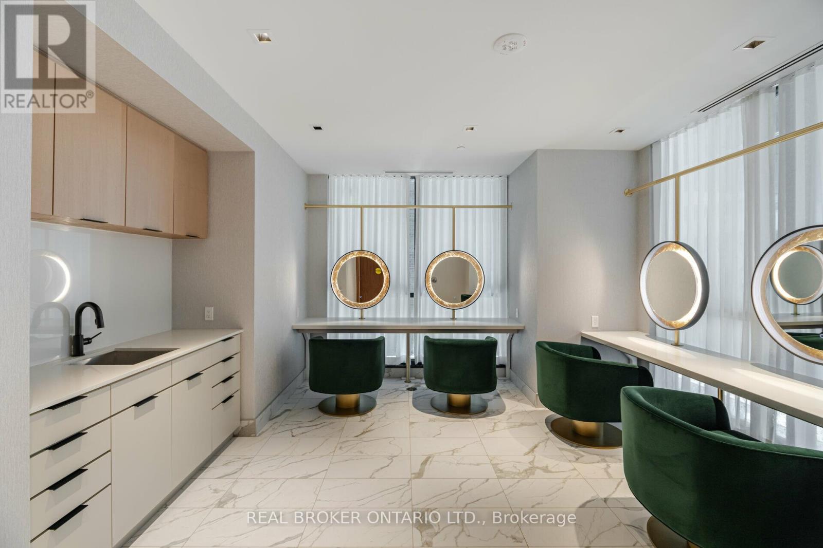 4005 - 327 King Street W, Toronto, Ontario  M5V 0W7 - Photo 32 - C12874356