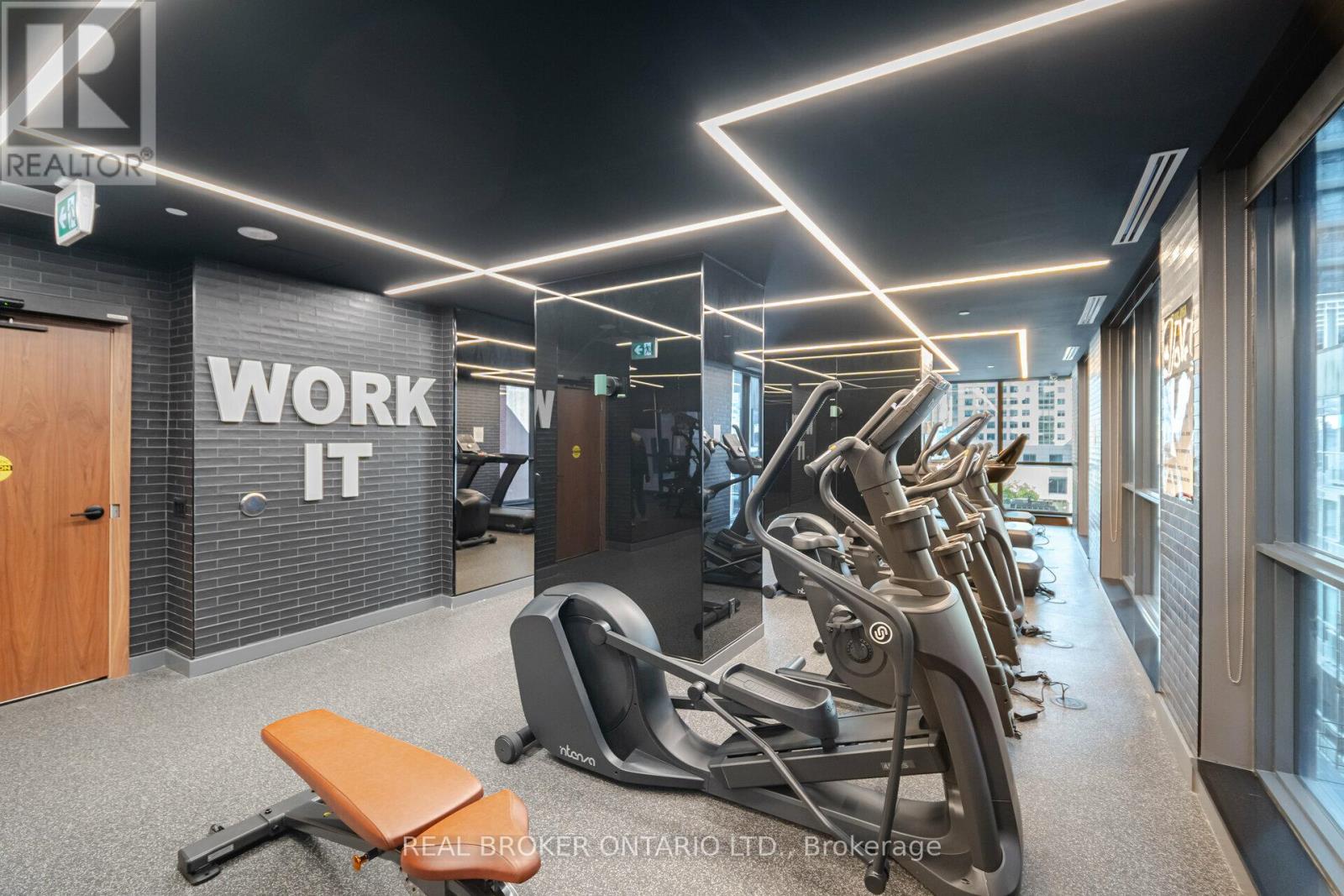 4005 - 327 King Street W, Toronto, Ontario  M5V 0W7 - Photo 33 - C12874356