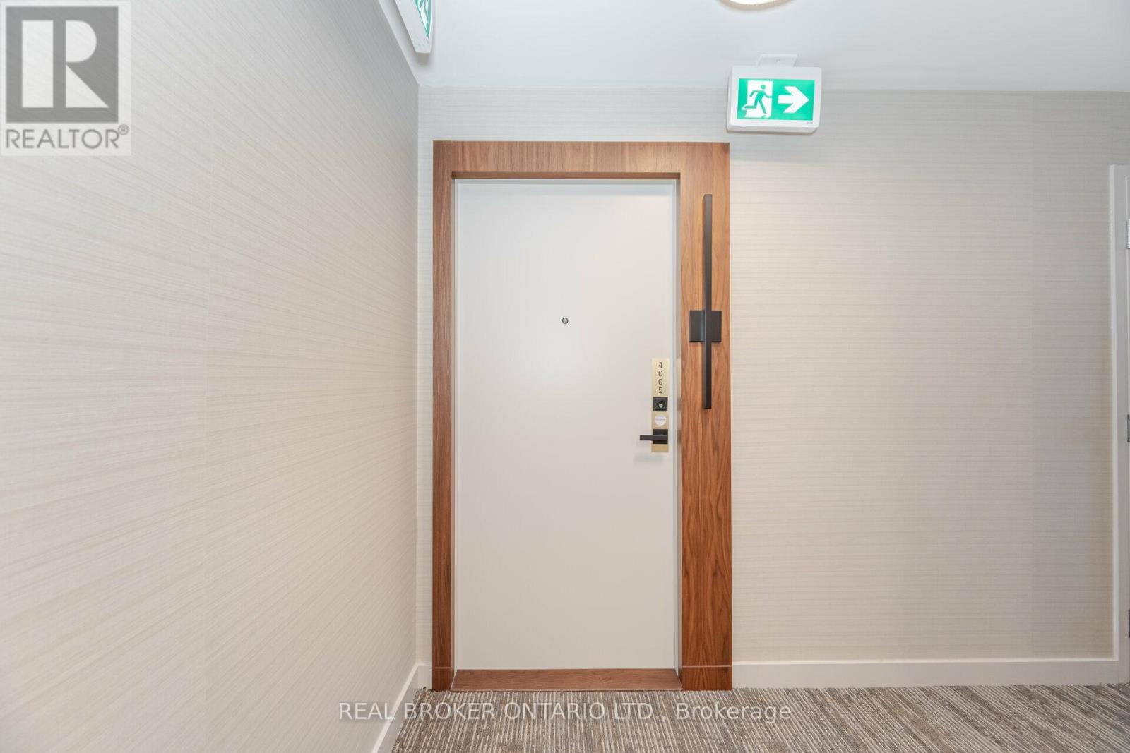 4005 - 327 King Street W, Toronto, Ontario  M5V 0W7 - Photo 4 - C12874356