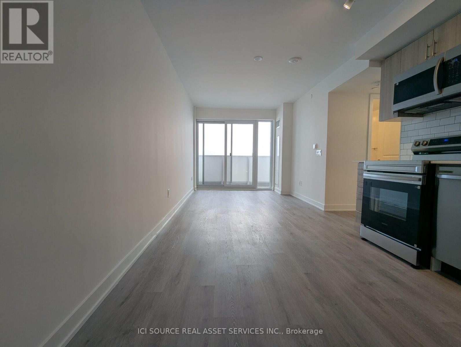 802 - 1010 Sandy Beach Road, Pickering (Bay Ridges), Ontario  L1W 3V9 - Photo 3 - E12874354