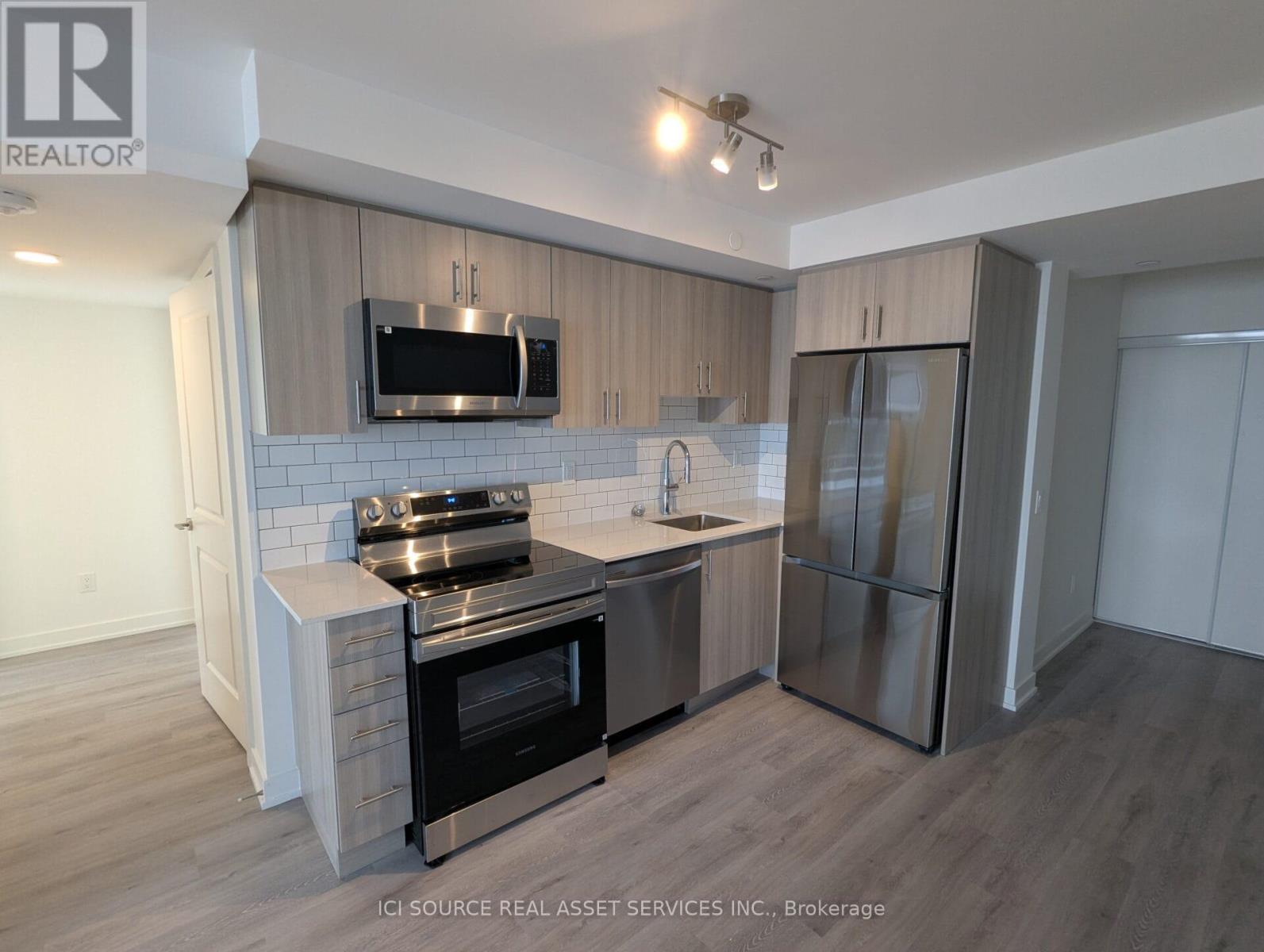 802 - 1010 Sandy Beach Road, Pickering (Bay Ridges), Ontario  L1W 3V9 - Photo 8 - E12874354