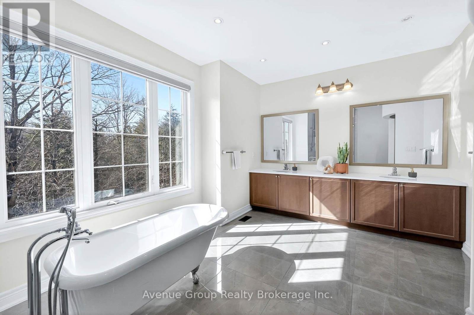 200 Farrell Road, Vaughan, Ontario  L6A 4W6 - Photo 31 - N12874380