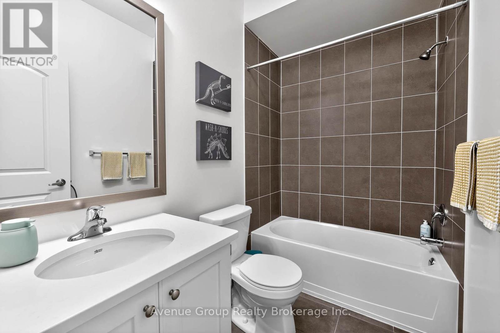 200 Farrell Road, Vaughan, Ontario  L6A 4W6 - Photo 38 - N12874380