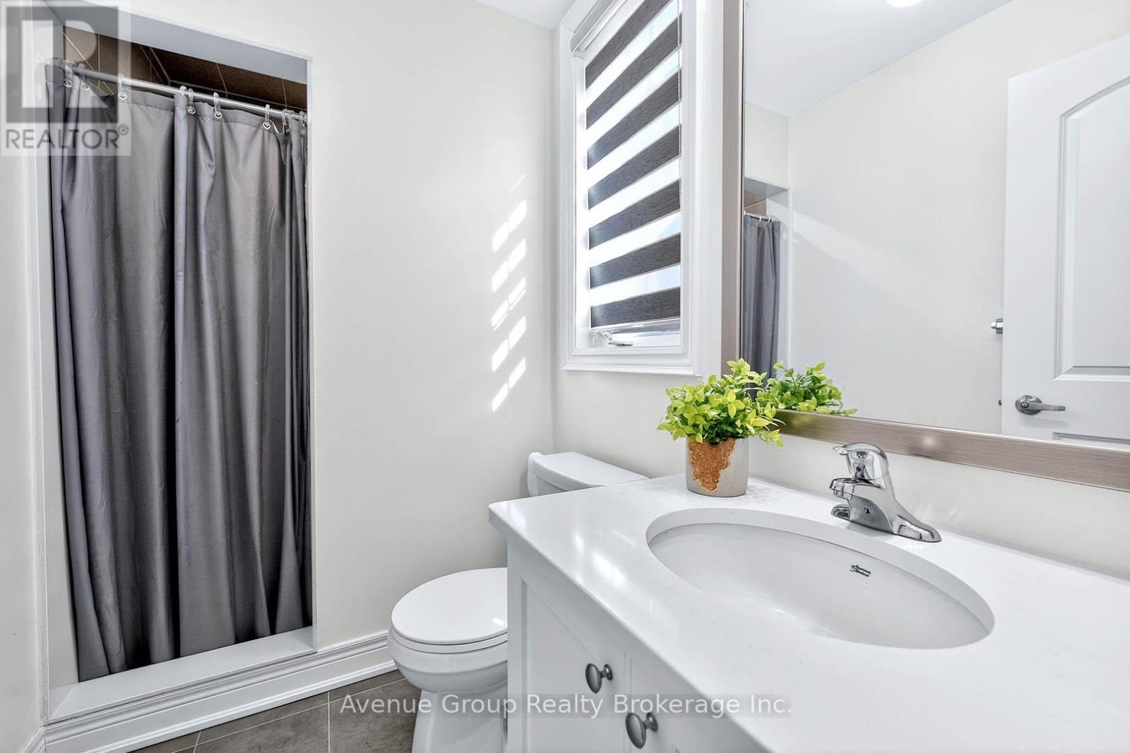 200 Farrell Road, Vaughan, Ontario  L6A 4W6 - Photo 40 - N12874380